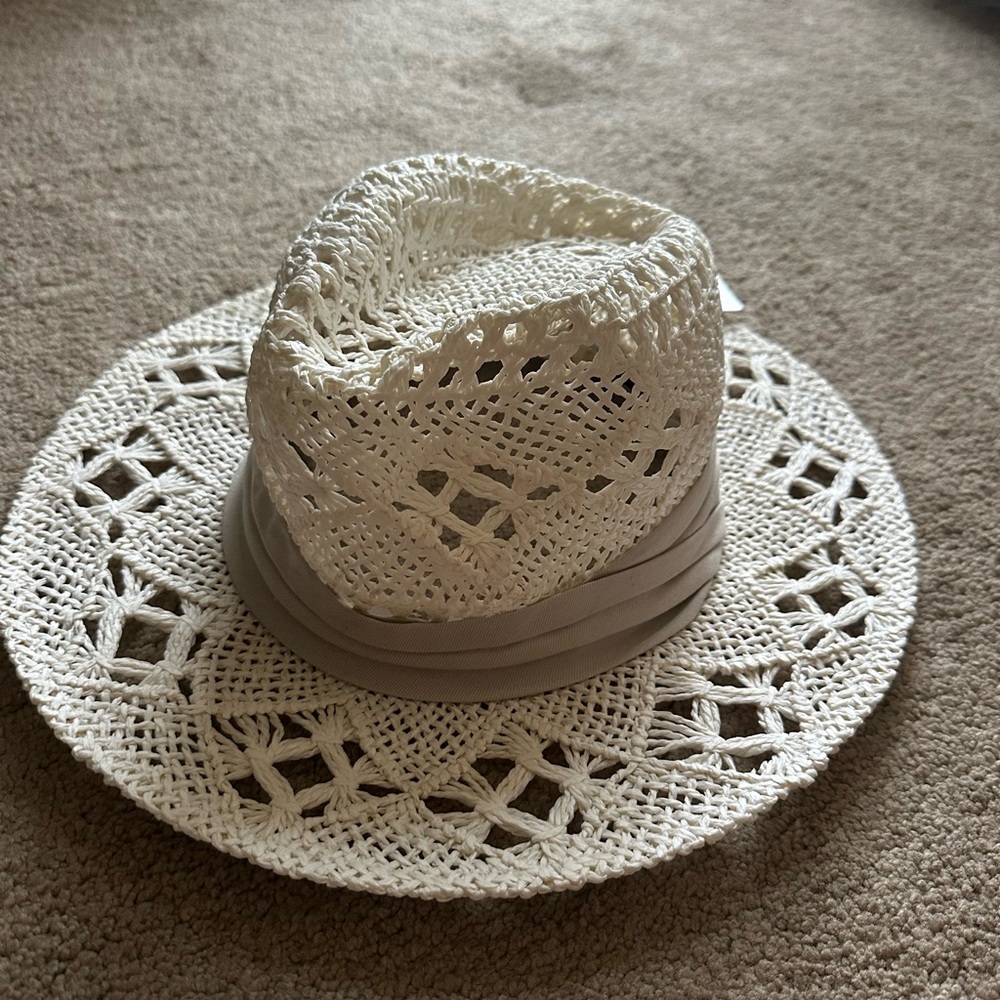 L*Space Cream Crochet Sun Hat